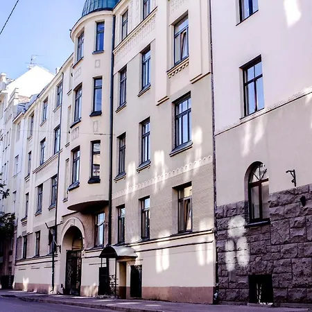 Quiet City Centre One Room Apartment 15A * Riga