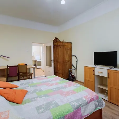 Quiet City Centre One Room Apartment 15A * Riga